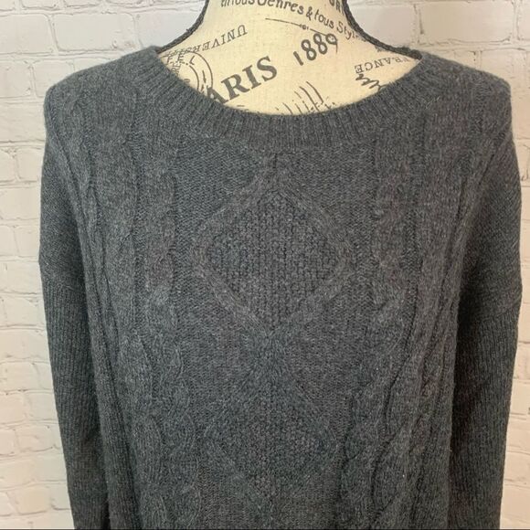 Women's Loft Crew Neck Grey Sweater size MP Wool Blend - Picture 2 of 8